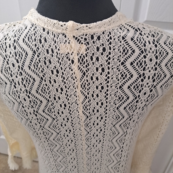 NWT Hollister  Ivory Crocheted Duster  Size XS - Picture 4 of 8